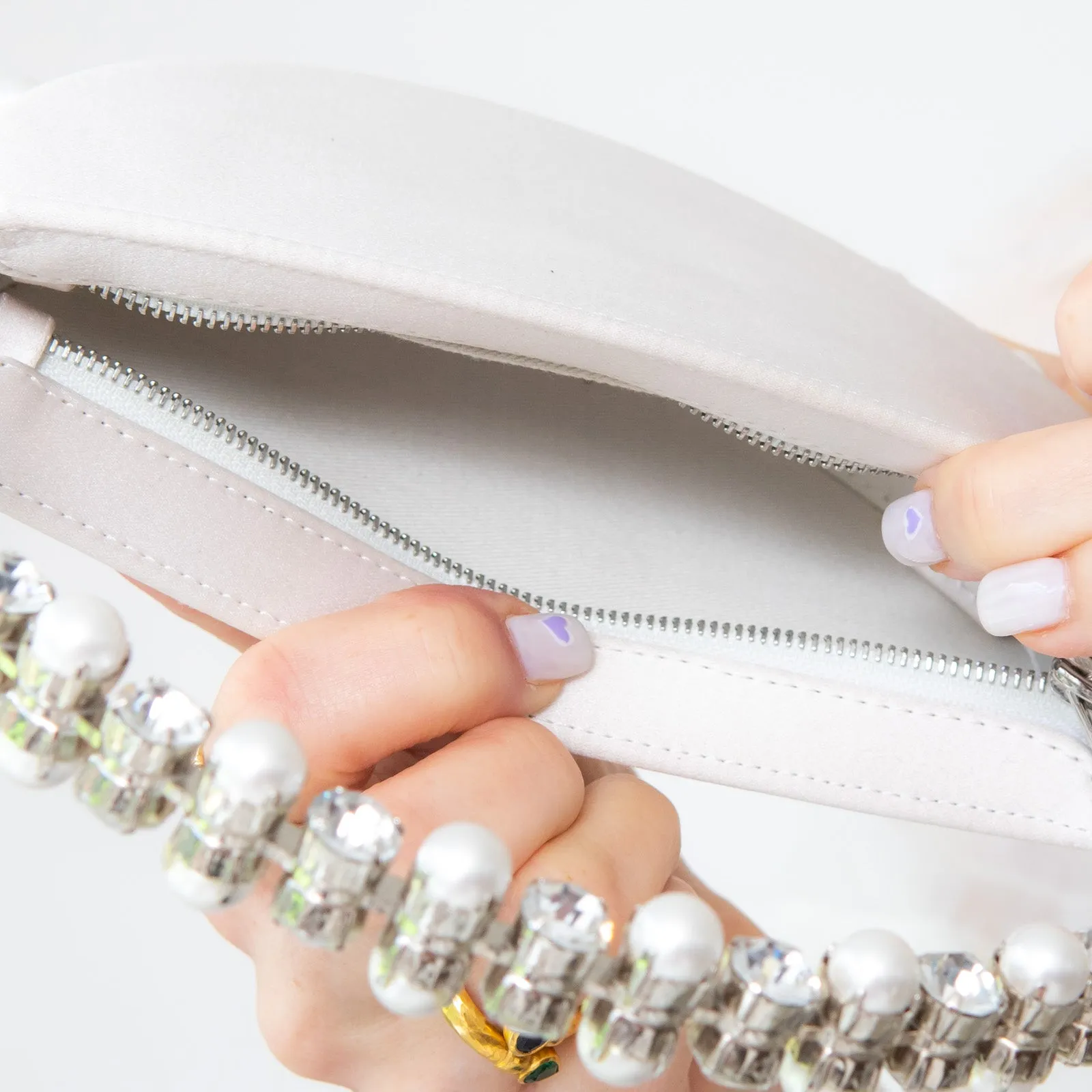 L'Alingi Oyster Satin Bag