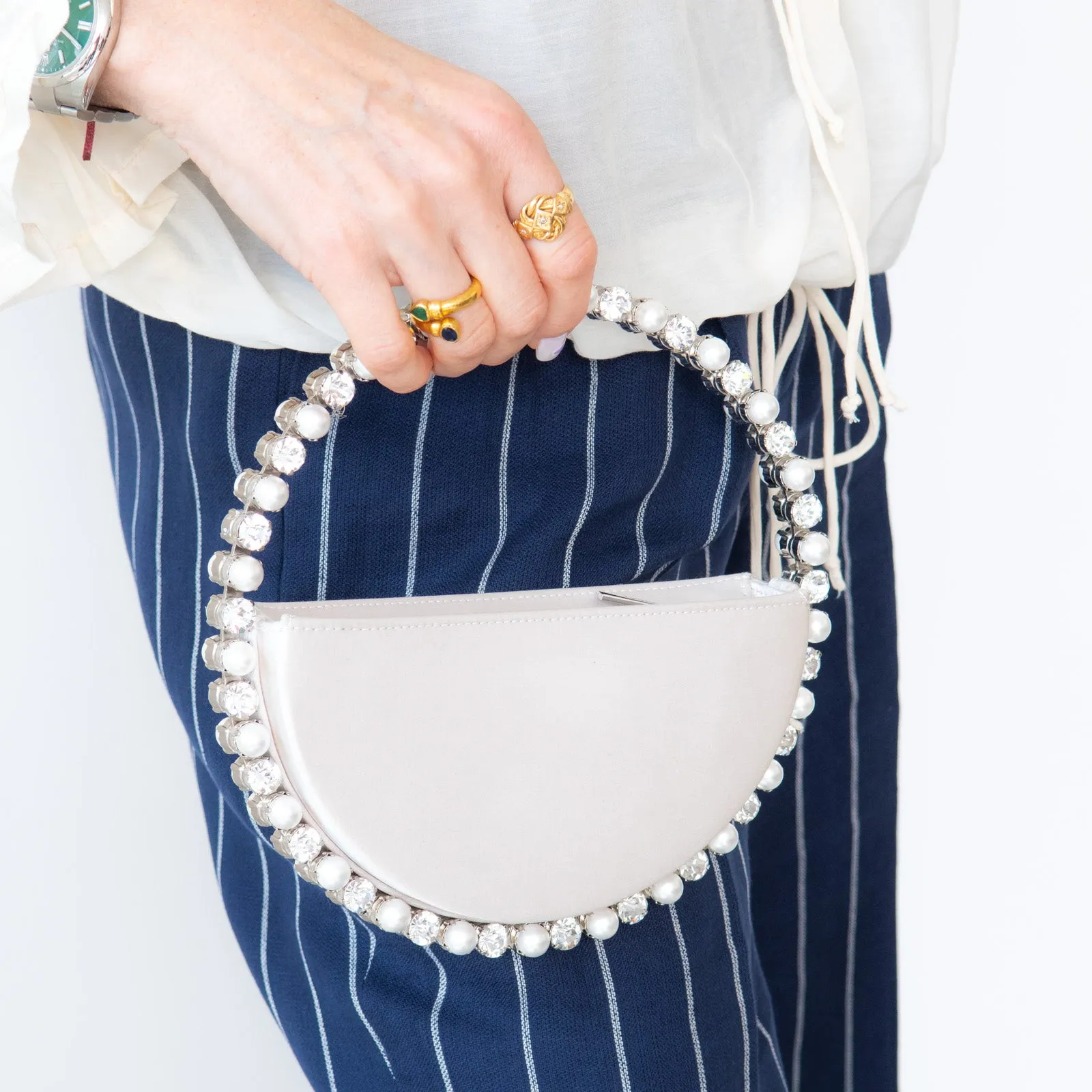 L'Alingi Oyster Satin Bag