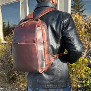 MET Two Adjustable Strap Leather Sundaland Backpack MET Two Adjustable Strap Leather Sundaland Backpack