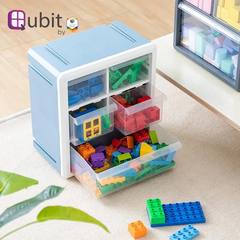 Qubit Penta-Cube
